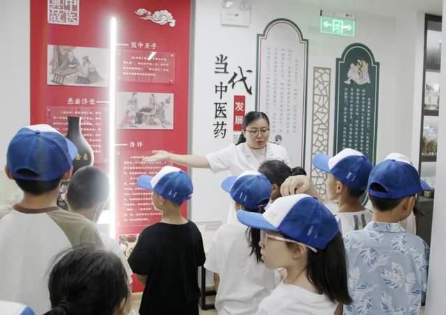 德州市中醫(yī)院“中醫(yī)藥文化服務(wù)月”開啟青少年文化教育新課堂